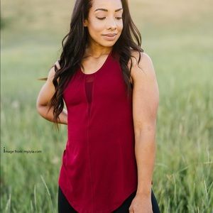 Zyia Effortless Top-Cranberry